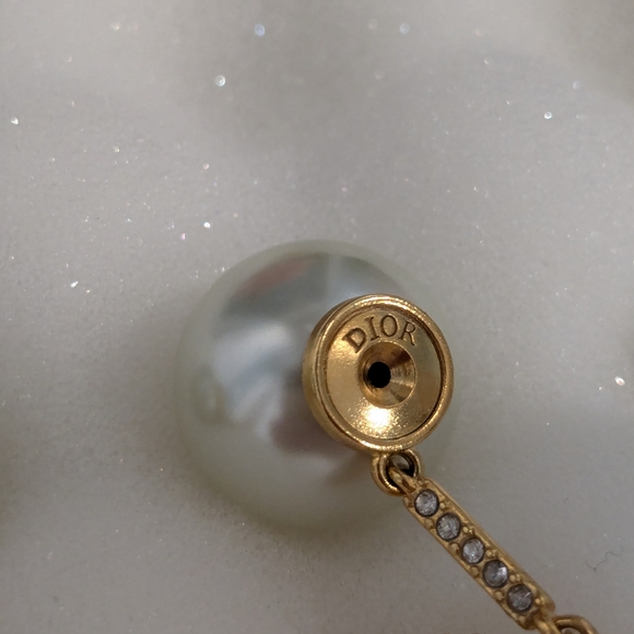 Dior Tribales Pearl Drop Earrings - Picture 4 of 9